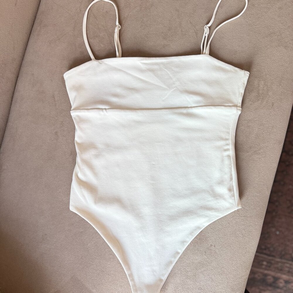 Pistola cream Bodysuit with back cut-out